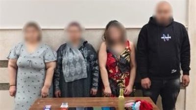 الامن يقتحم وكر الرذيلة بالمنصورة.. ضبط 3 سيدات ورجل 