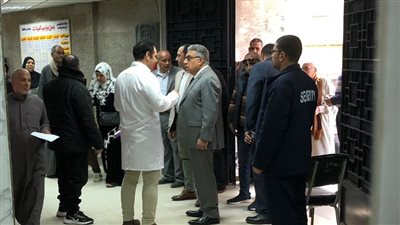 محافظ الدقهلية يتفقد عيادة أجا للتأمين الصحي ويؤكد على تسهيل طلبات المواطنين