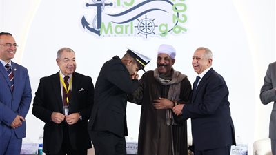 الأكاديمية العربية تكرم القبطان أحمد عمر لإنقاذه مهاجرا في البحر المتوسط