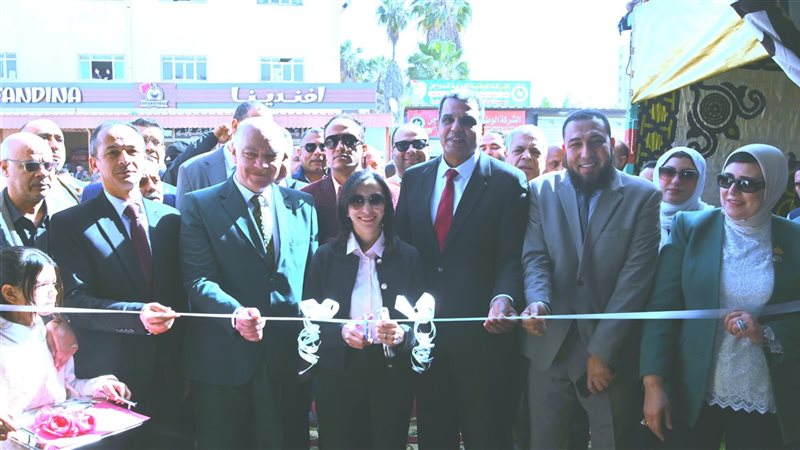 محافظ البحيرة تفتتح