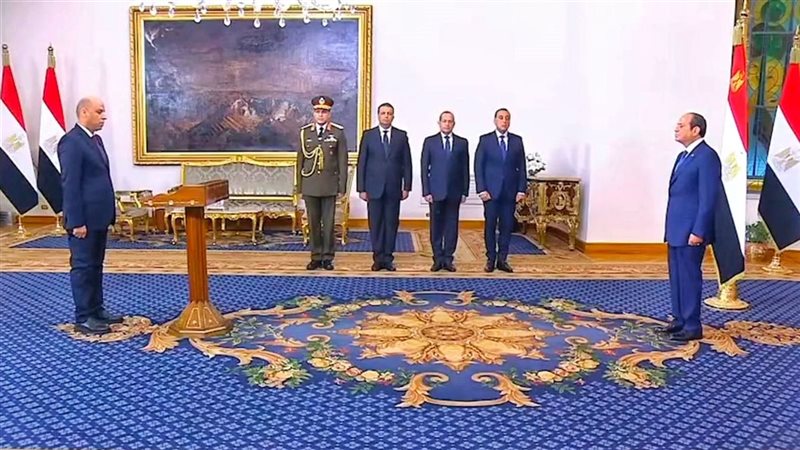 حسن رداد يؤدي اليمين
