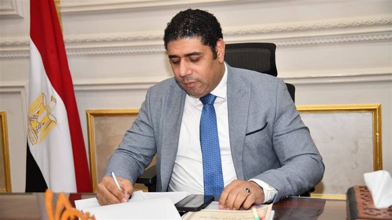 النائب عادل زيدان