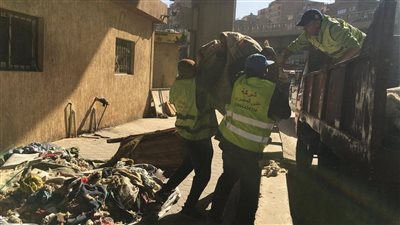 حملات مكثفة للقضاء على بؤر تجمع “الفريزة” ورفع مخلفاتهم بالعجوزة 