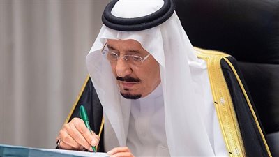 الملك سلمان يوجه باستقبال جميع العالقين الخليجيبن في مطارات السعودية
