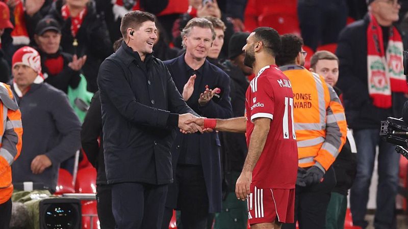 محمد صلاح وستيفن