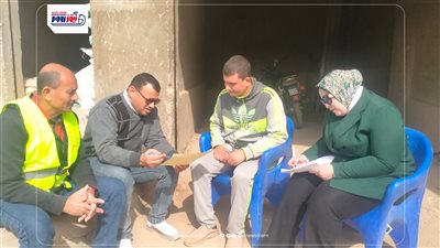مياه الفيوم: تنفذ حملات طرق الأبواب واستطلاعات رأي المواطنين بعزبة عبد العظيم