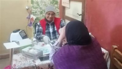 فرق المبادرات الرئاسية تتابع قافلة علاجية بمدرسة الصباح الصناعية بنات بالسويس