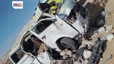 ميكروباص ملوي انقلب فجأة.. القصة الكاملة لوفاة شخص وإصابة 13 آخرين في المنيا