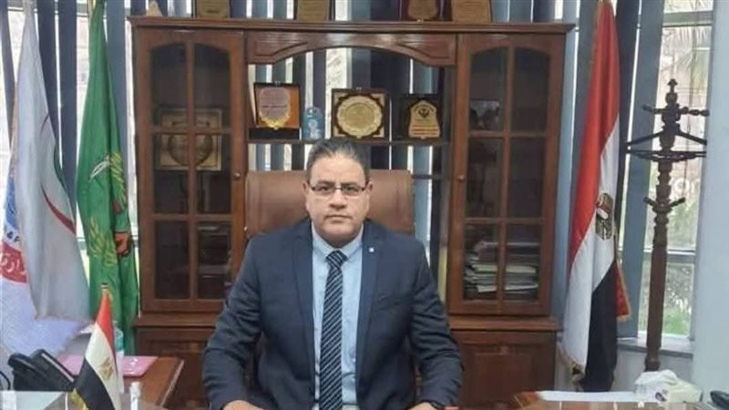 الدكتور عمرو 