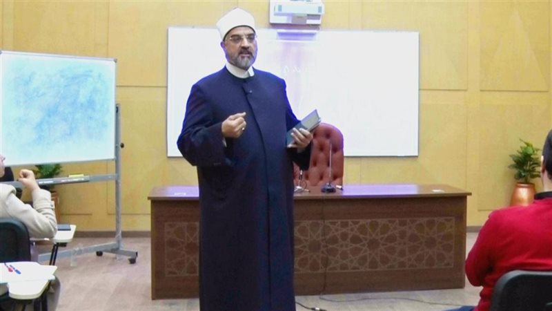 رئيس اللجنة الدينية