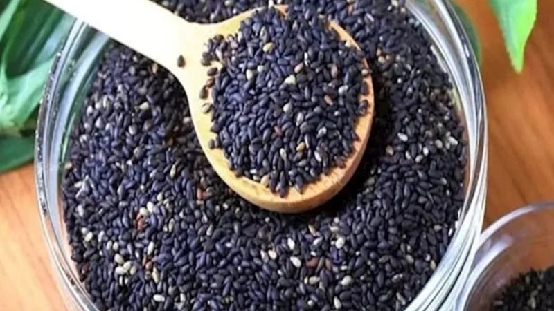 بذور السمسم الأسود