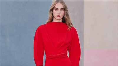 مجموعة كارولينا هيريرا تحبس الأنفاس في أسبوع نيويورك للموضة 