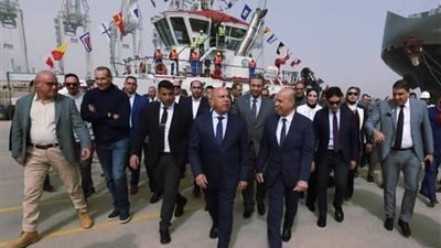 بالتزامن مع حركة المحافظين..المحافظ يتفقد ميناء دمياط خلال التشغيل التجريبي