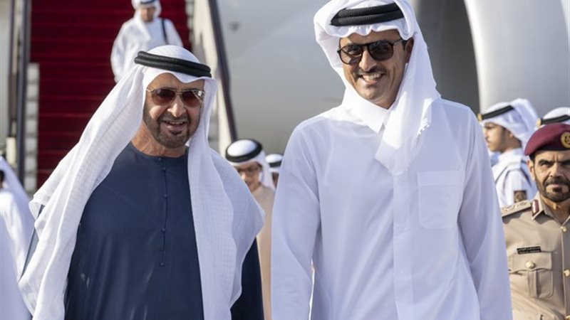 أمير قطر يصل الإمارات
