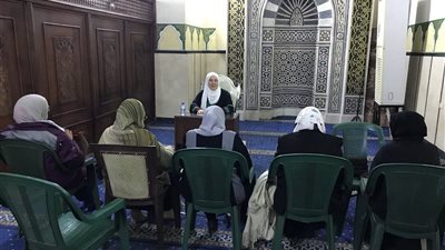  بعدد من المساجد.. واعظات الأوقاف يواصلن الدروس المنهجية للسيدات