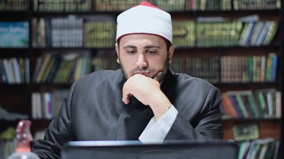 شبهات التنويرين.. هل حديث «من بدل دينه فاقتلوه» يصادم القرآن؟ أزهري يرد
