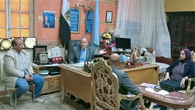 وكيل «تعليم أسيوط» يناقش جهود ضبط منظومة الأداء والانضباط داخل المدارس