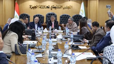 محافظ الجيزة يعقد لقاءً مع أعضاء مجلسي النواب والشيوخ بعدة دوائر بالجيزة