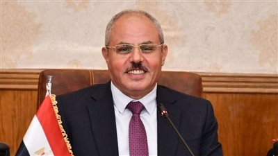 جامعة قناة السويس تنفذ برنامجًا تدريبيًا متخصصًا في تصنيع مستحضرات التجميل