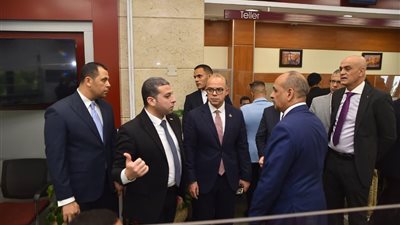 وزير الاستثمار يتفقد مجمع خدمات المستثمرين لمتابعة جودة الأداء