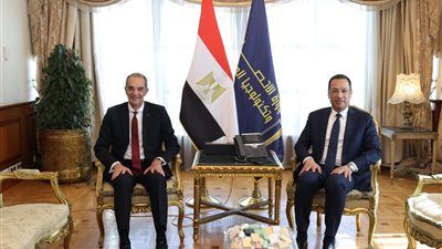 وزير الاتصالات الجديد يثمن إنجازات عمرو طلعت ويستعرض ملفات التحول الرقمي
