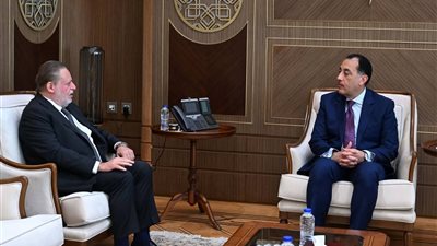 مدبولي يلتقي محافظ البنك المركزي لمناقشة ضبط الأسعار بعد خفض الفائدة