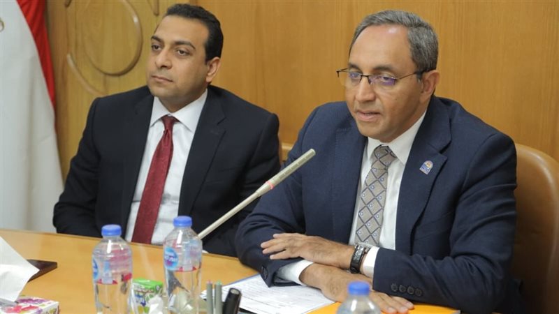 محافظ قنا
