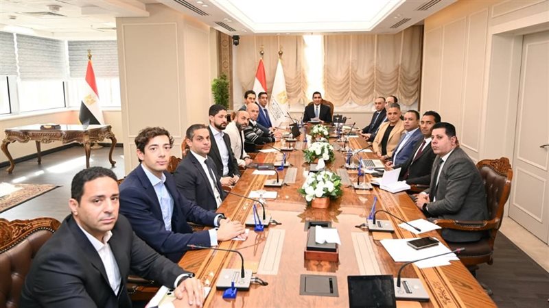 وزير الشباب والرياضة
