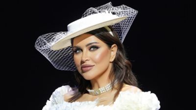 بإطلالة كلاسيكية.. جومانا مراد من كواليس مسرحية سمن على عسل 