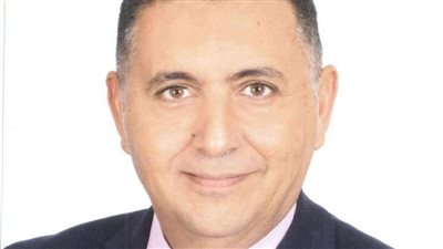 محافظ القليوبية يُجري جولة صباحية مفاجئة بحي شرق شبرا الخيمة لمتابعة الانضباط
