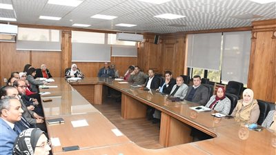  انعقاد الجلسة 323 لمجلس شئون خدمة المجتمع وتنمية البيئة بجامعة قناة السويس