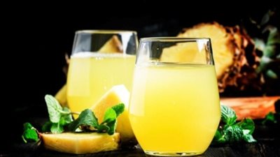 طريقة تحضير عصير الأناناس بالليمون الطبيعي لسفرة رمضان