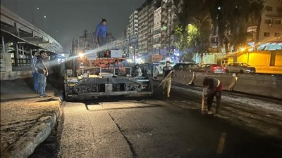  لتيسير الحركة المرورية.. محافظ الجيزة يتابع أعمال رصف مطلع كوبري أرض اللواء