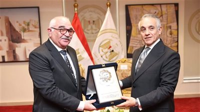 رئيس قضايا الدولة يقود وفدًا رفيع المستوى لتهنئة وزير العدل (تفاصيل اللقاء) 