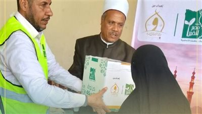 أوقاف قنا تتسلم 4000 كرتونة من مؤسسة 