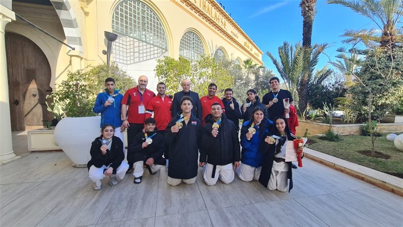  أبطال وبطلات منتخب