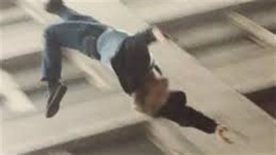 مصرع مدير فرع حلويات إثر سقوطه من أعلى كوبري المنيب بالجيزة
