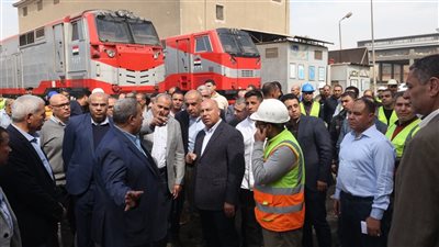 كامل الوزير يحذر عمال السكة الحديد: لا مكان لأي مقصر أو متخاذل في آداء وظيفته