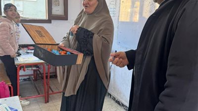 مدرسة ابتدائية بدمياط توزع فوانيس رمضان لتنشئة جيل على قيم الفرح والتراحم