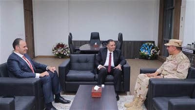 رفع الجاهزية وتحسين الخدمات.. أبرز ملفات لقاء محافظ دمياط بالمستشار العسكري