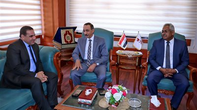 محافظ سوهاج يستقبل مدير الأمن للتهنئة بتوليه المنصب الجديد