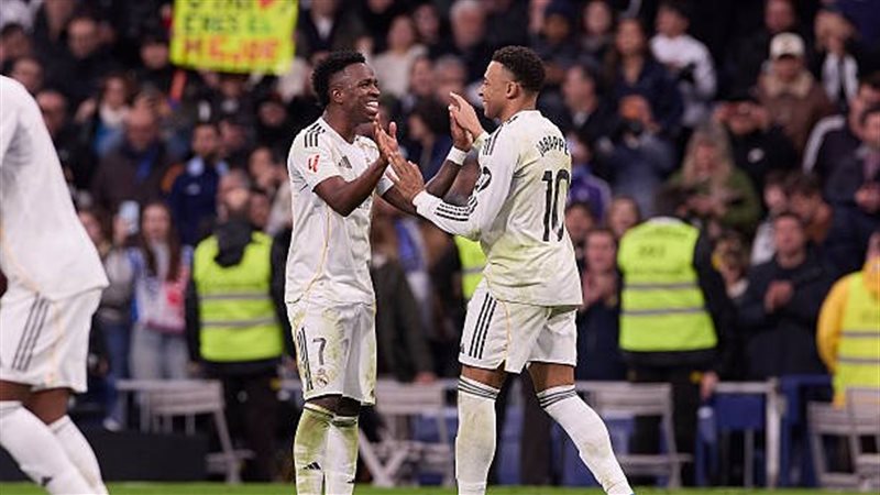 ريال مدريد وبنفيكا