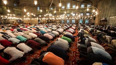 20 ركعة والذكر بالبردة بين الركعات.. بيان عاجل من الأوقاف بشأن صلاة التراويح 