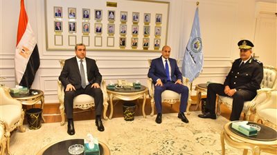 محافظ أسيوط يستقبل مدير الأمن لتقديم التهنئة بمناسبة توليه مهام منصبه الجديد