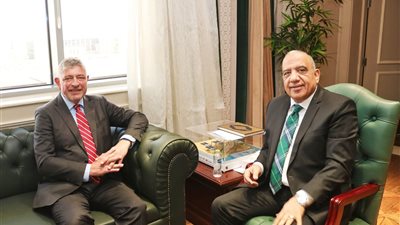 وزير الكهرباء يستقبل سفير الدانمارك لبحث سبل التعاون فى مجال الطاقه المتجددة