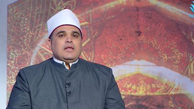 كيف توازن بين العبادة والترفيه في رمضان؟.. نصائح من أحمد منصور