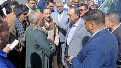 محافظ سوهاج يقود جولة مفاجئة بالمنشأة ويُحيل عددًا من المسئولين للتحقيق