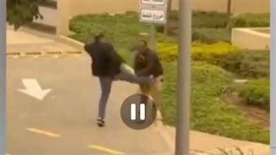 فيديو جديد يكشف تفاصيل الاعتداء على فرد أمن التجمع.. ما القصة؟