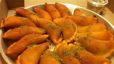 مفاجأة.. ماذا يحدث لجسمك عند تناول القطايف بعد الإفطار مباشرة؟