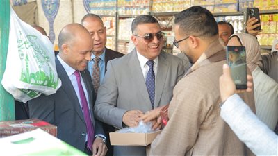 محافظ قنا يتفقد 